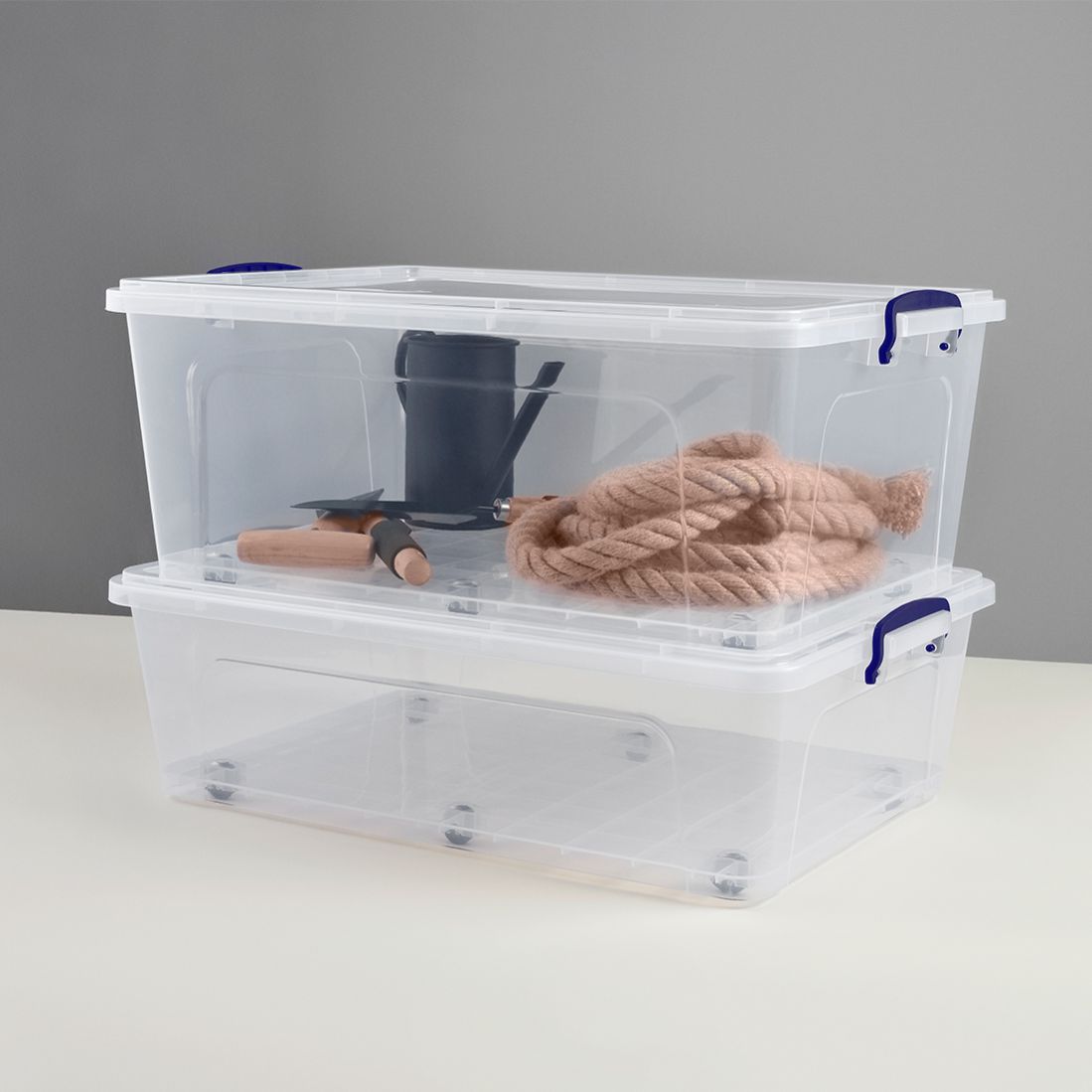 30 L Wheeled Clear Box
